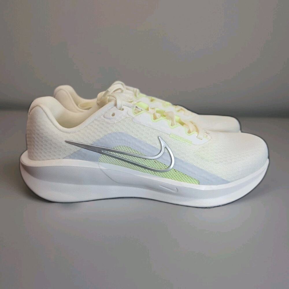 Size 8.5 W Nike Downshifter 13. FD6476 106